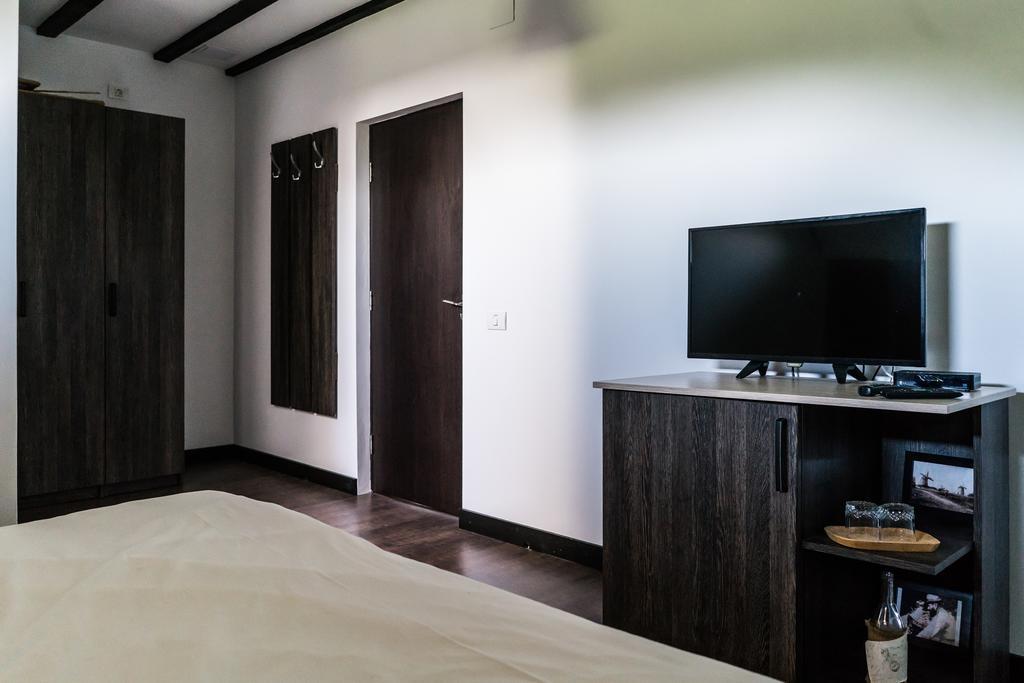 Casa Patru Anotimpuri Otel Dunavăţu de Jos Dış mekan fotoğraf